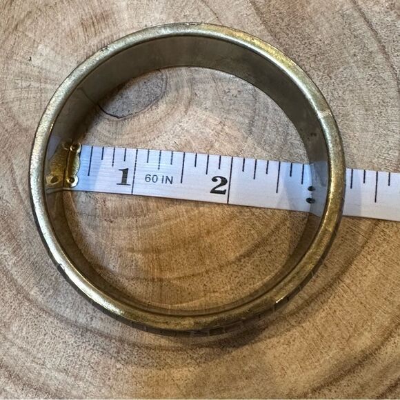 Vintage 50s copper/gold/metal bangle style bracelet with texture - Picture 2 of 8